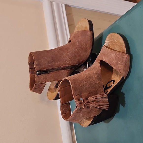 OTBT Shoes - OTBT Flower Clild wedge sandals women's size 7